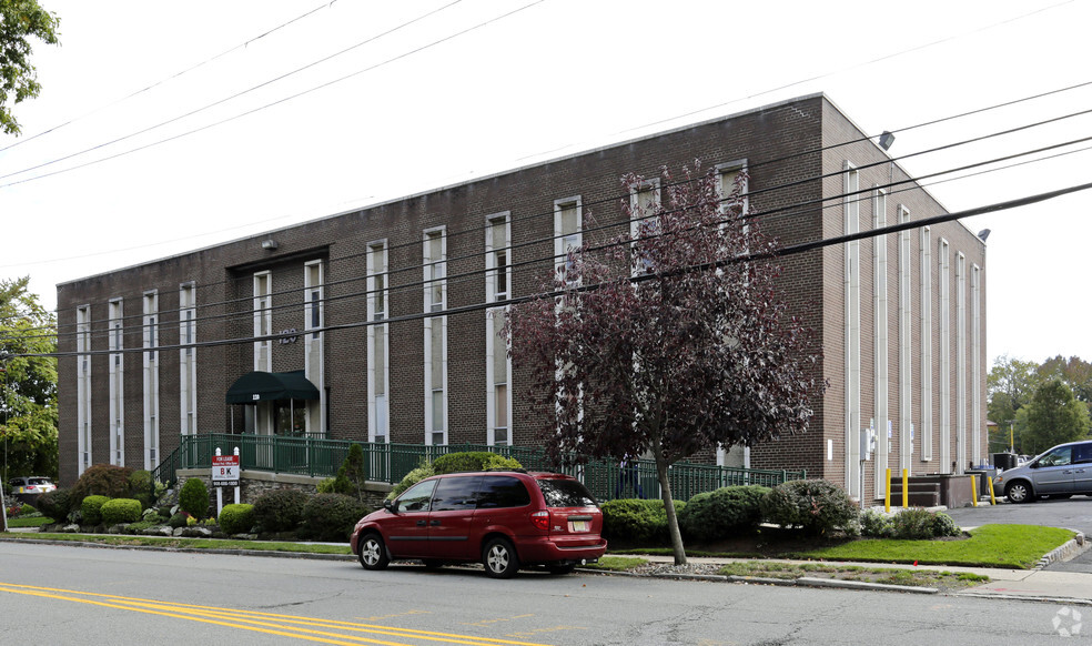 Primary Photo Of 120 Millburn Ave, Millburn Medical For Lease