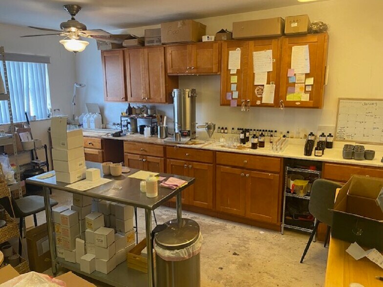 More Photos Of 1615 SE 47th Ter, Cape Coral Storefront Retail Office For Sale