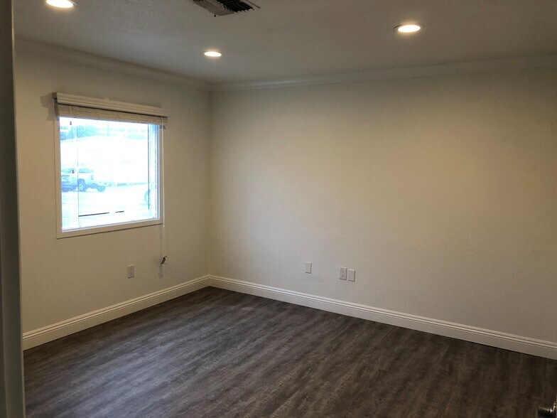 More Photos Of 415-419 E Cross Ave, Tulare Office For Lease