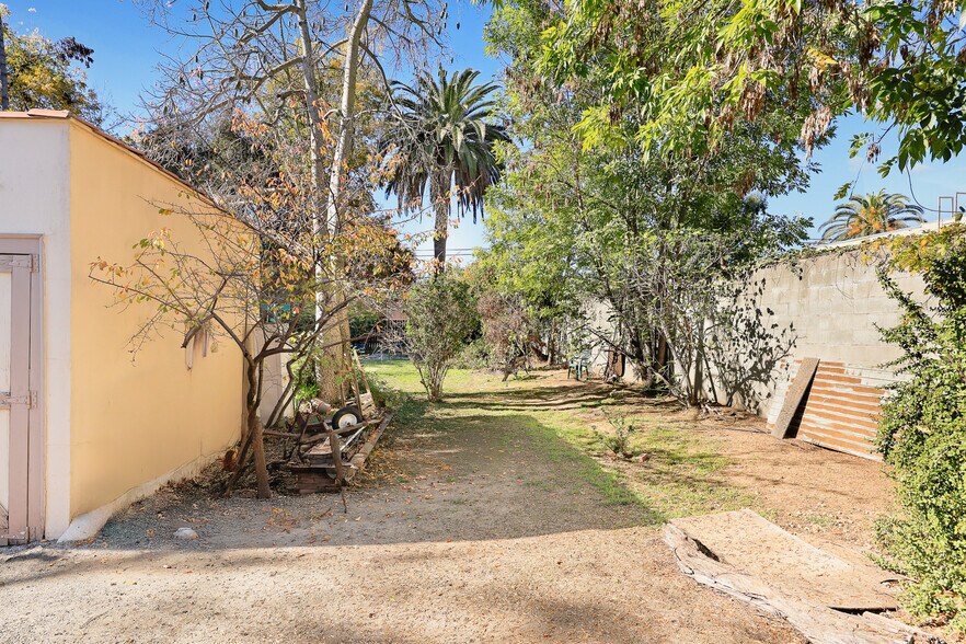 More Photos Of 1157-1165 N Lake Ave, Pasadena Apartments For Sale