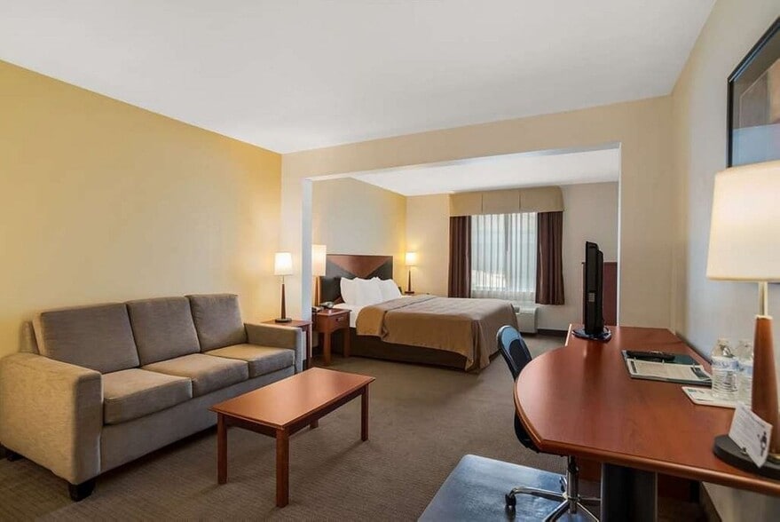 More Photos Of 1435 Doron Dr, Chambersburg Hotel For Sale