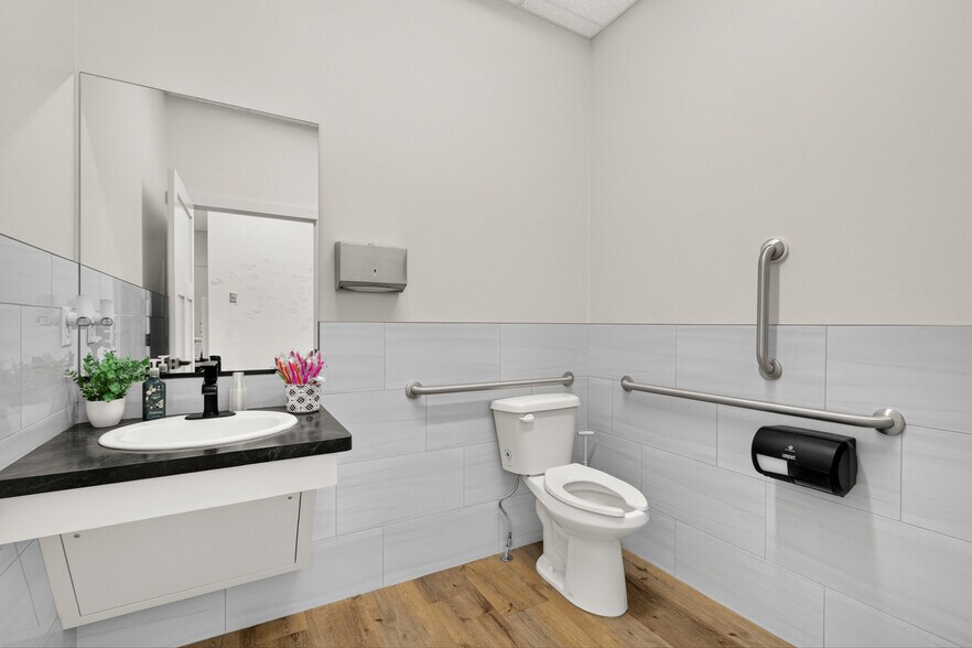 More Photos Of 688 Rigby Lake Dr, Rigby Healthcare For Sale