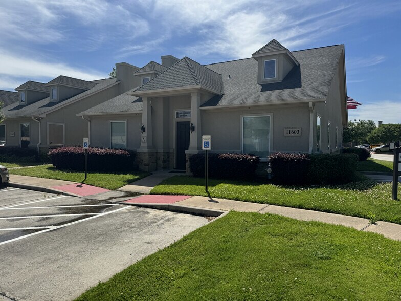 More Photos Of 11601 Spring-cypress Rd, Tomball Unknown For Lease