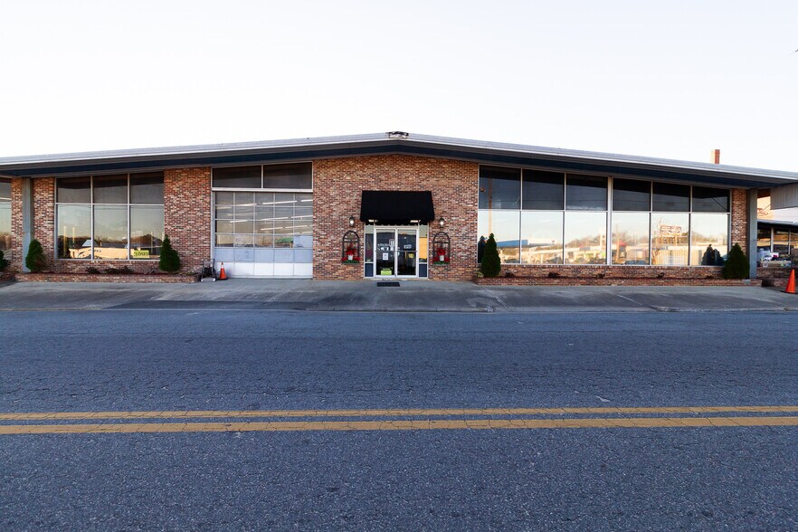 Primary Photo Of 512 Tift Ave S, Tifton Freestanding For Sale