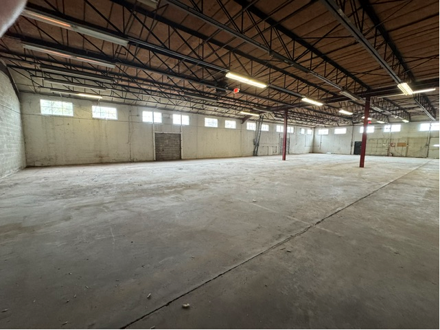 More Photos Of 2 Johnson Dr, Raritan Manufacturing For Lease