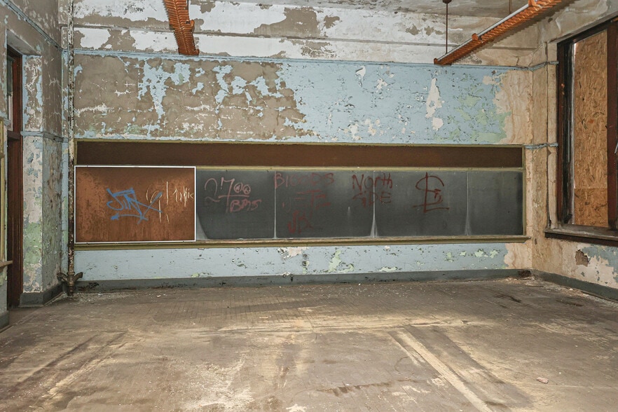 More Photos Of 4224 Fair Ave, Saint Louis Flex For Sale