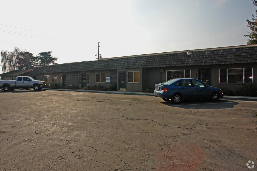 More Photos Of 340-350 W Caldwell Ave, Visalia Office For Lease