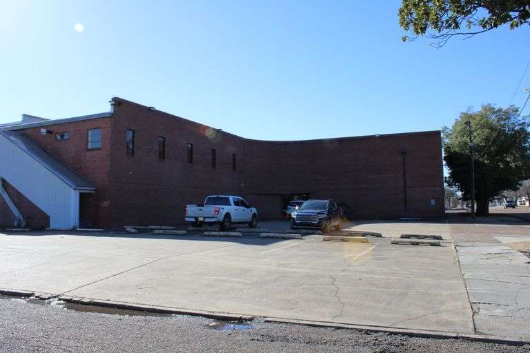 More Photos Of 604 Washington Ave, Greenville Bank For Lease