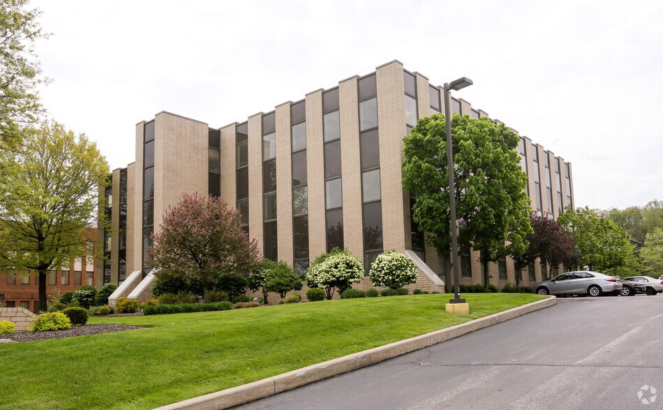 Primary Photo Of 6300 Rockside Rd, Independence Office For Lease