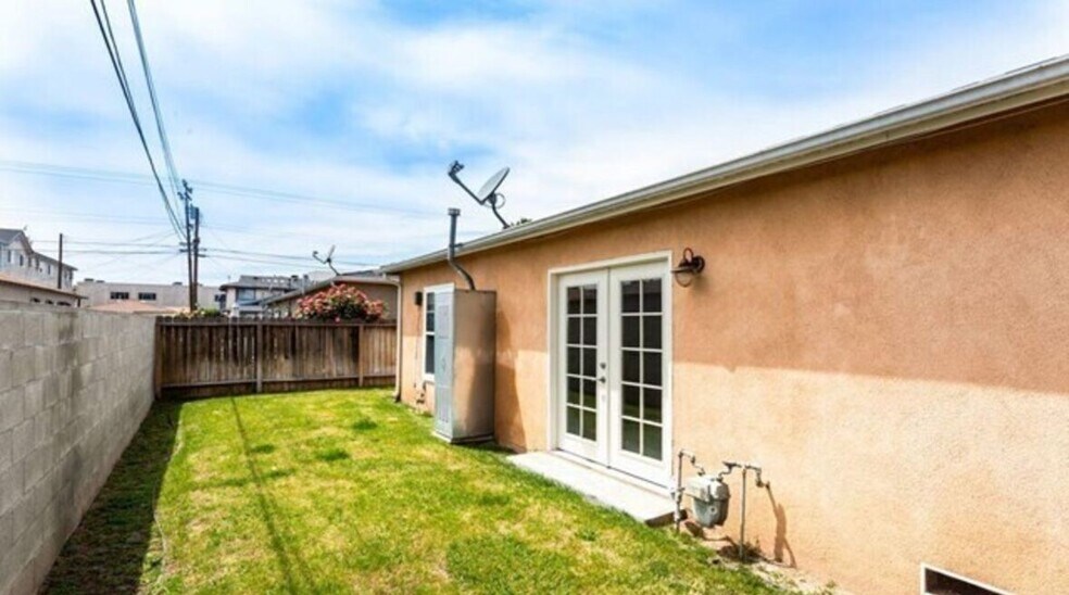 More Photos Of 13632 Cerise Ave, Hawthorne Apartments For Sale