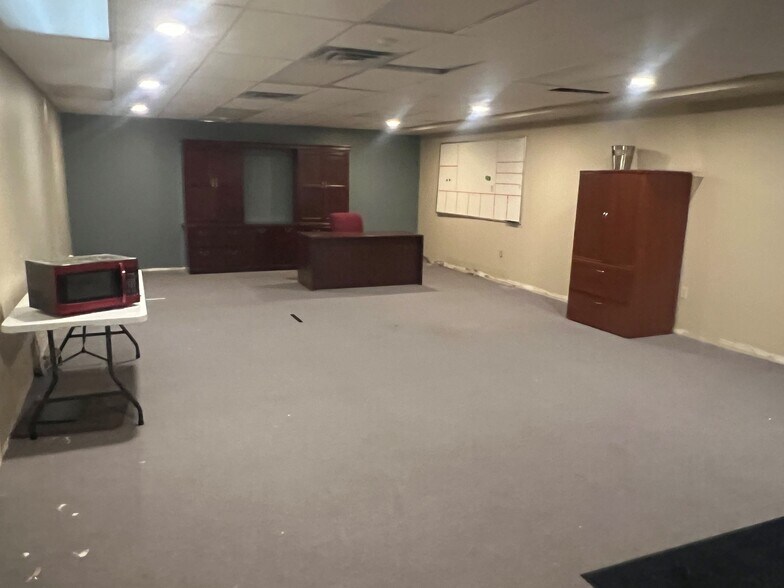 More Photos Of 1206 Quarrier St, Charleston Office For Lease