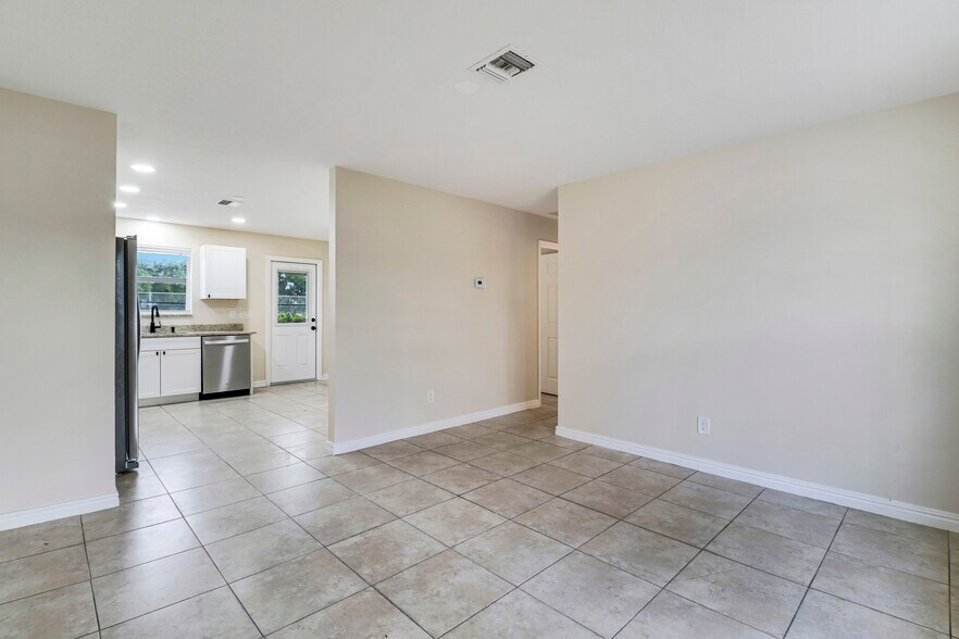 More Photos Of 2767 SE Normand St, Stuart Apartments For Sale