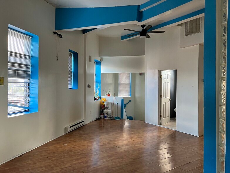 More Photos Of 600 Summit Ave, Union City General Retail For Sale
