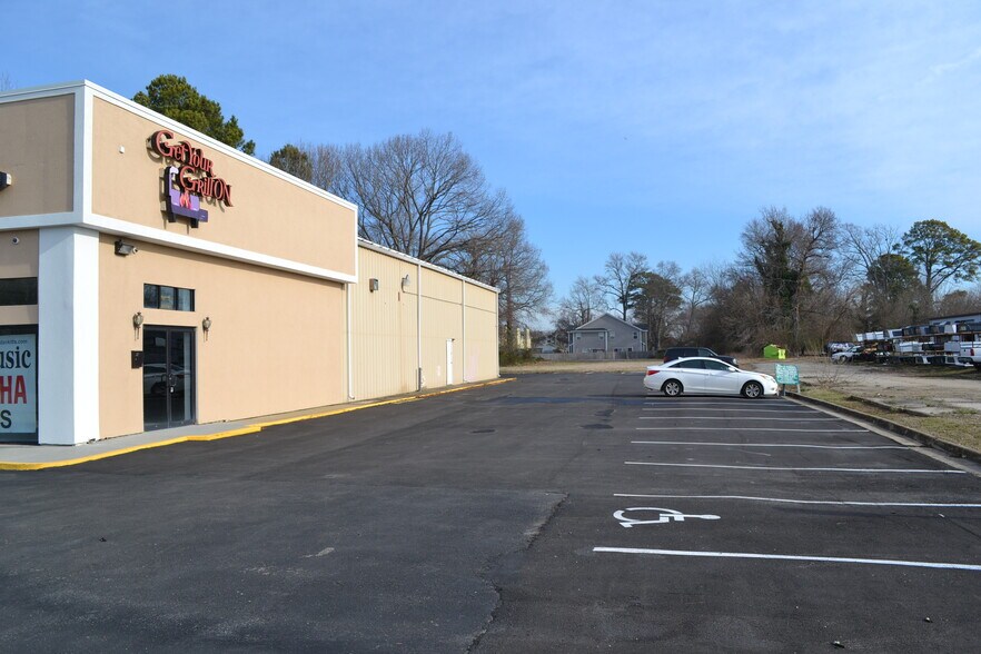 More Photos Of 5164 Virginia Beach Blvd, Virginia Beach Freestanding For Lease