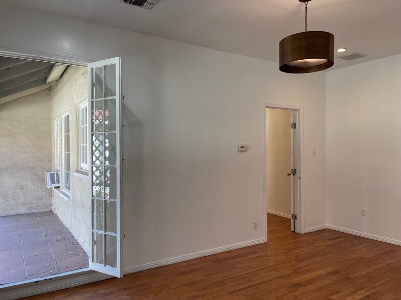 More Photos Of 7467-7475 Melrose Ave, Los Angeles Storefront Retail Office For Lease