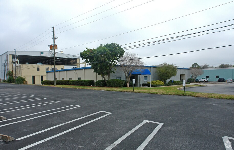 More Photos Of 6003 126th Ave N, Clearwater Bank For Lease