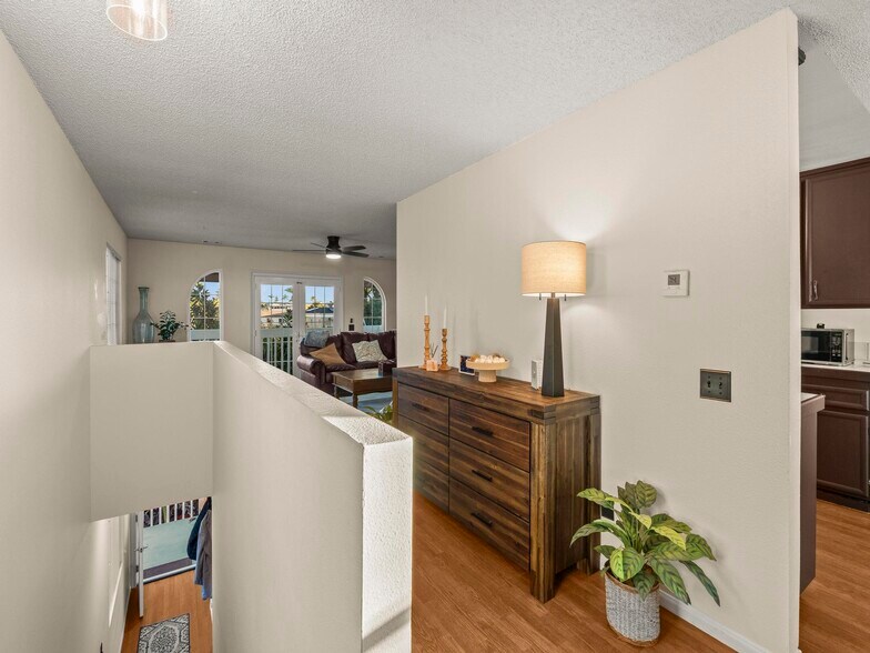 More Photos Of 406 E Ave, Coronado Multifamily For Sale