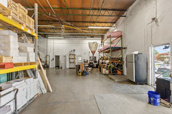 More Photos Of 9210 King Arthur Dr, Dallas Distribution For Lease