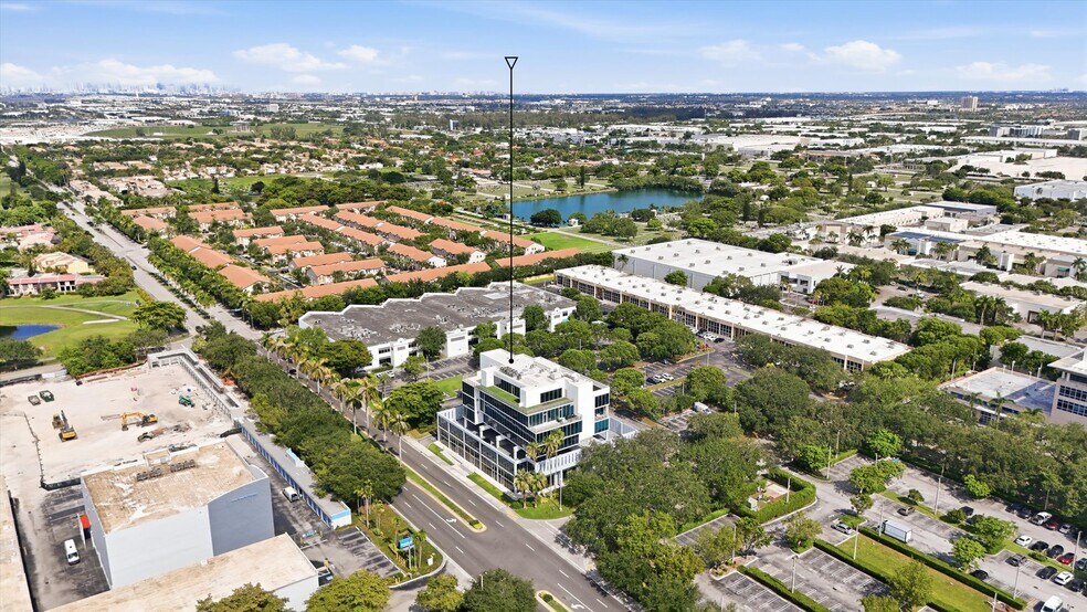 More Photos Of 10450 NW 33rd St, Doral Office For Sale