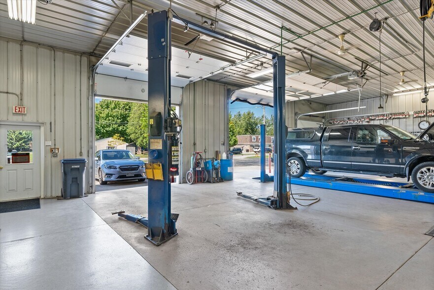 More Photos Of 214 N Commerce St, Cedar Grove Auto Repair For Sale