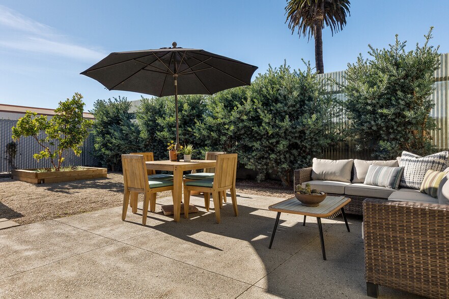 More Photos Of 161 N Garden St, Ventura Apartments For Sale