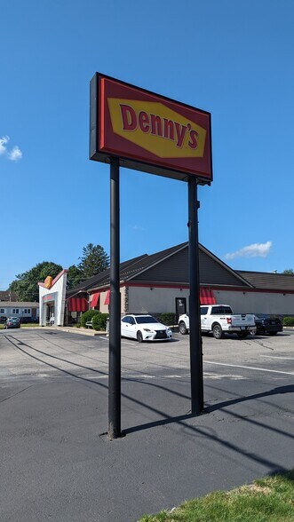 More Photos Of 1177 Reservoir Ave, Cranston Restaurant For Lease