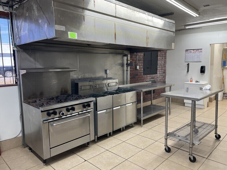 More Photos Of 2120 N Palafox St, Pensacola Fast Food For Lease