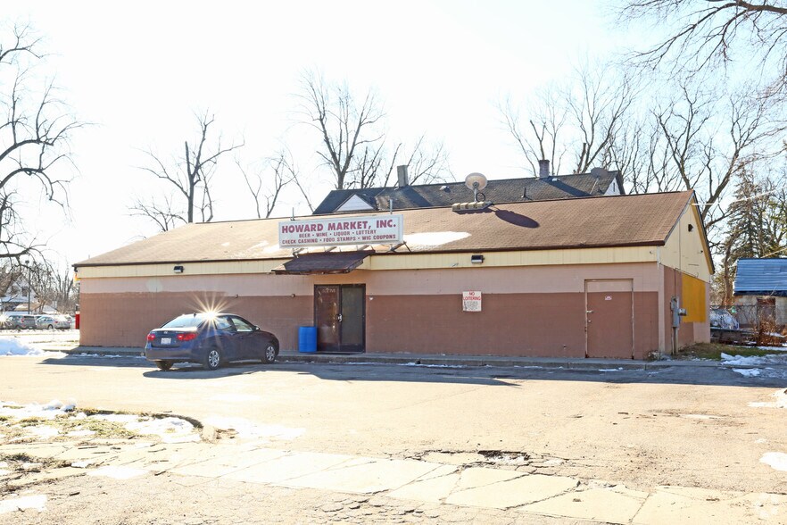 Primary Photo Of 1107 Howard St, Saginaw Convenience Store For Sale
