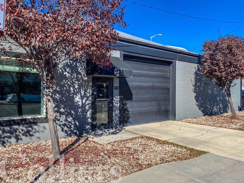 More Photos Of 747 S 13th St, Boise Showroom For Lease
