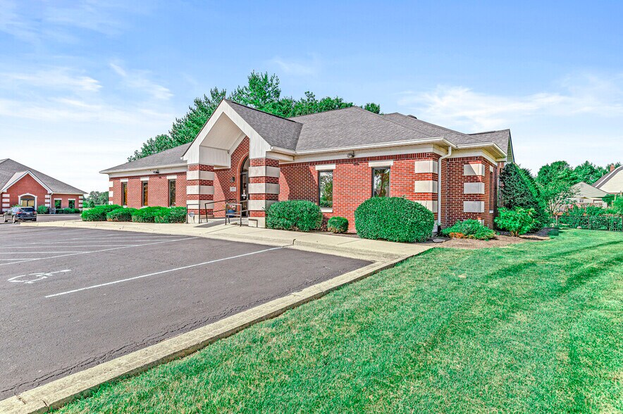 Primary Photo Of 4022 Arbor Ln, New Palestine Medical For Lease