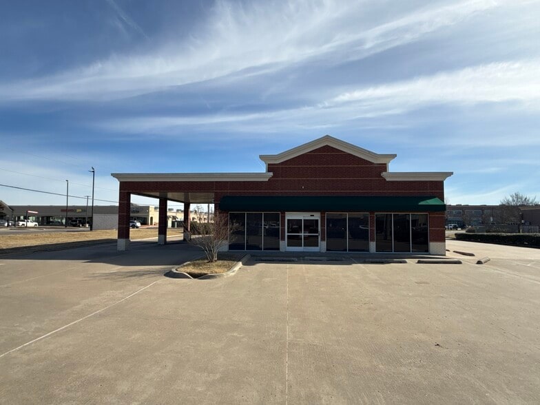 More Photos Of 10401 S Memorial Dr, Tulsa Freestanding For Lease