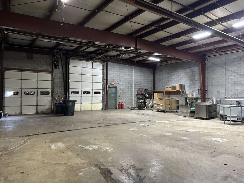 More Photos Of 958 Lincolnway, South Bend General Retail For Sale