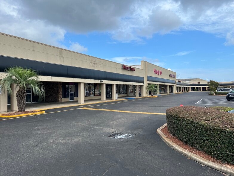 More Photos Of 3300 N Pace Blvd, Pensacola Unknown For Lease