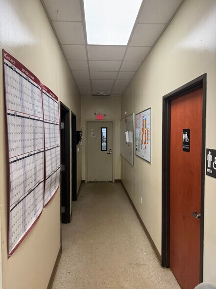 More Photos Of 175 Private Road 7335, De Berry Industrial For Sale