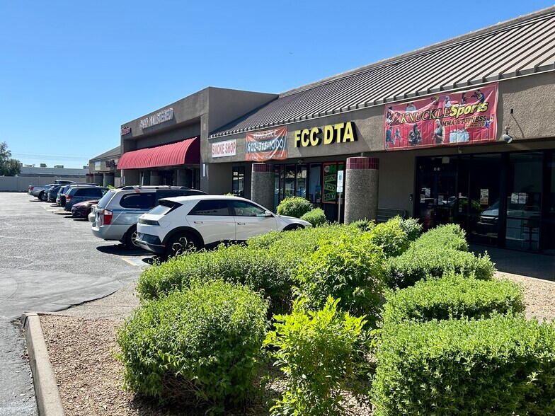 More Photos Of 9250 N 43rd Ave, Glendale Unknown For Lease