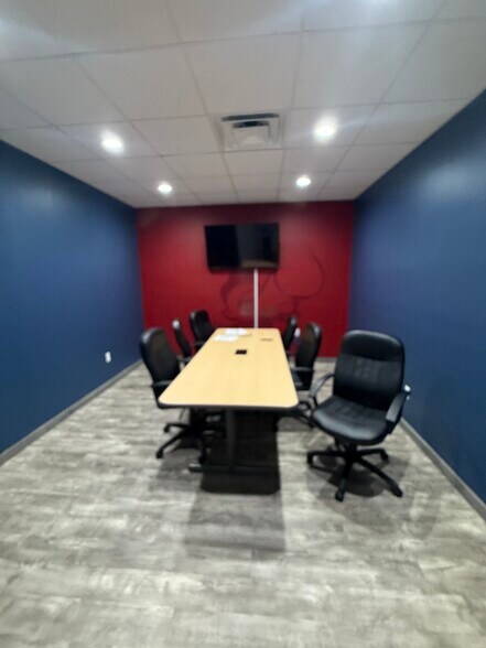 More Photos Of 70-78 Westpark Rd, Dayton Flex For Lease