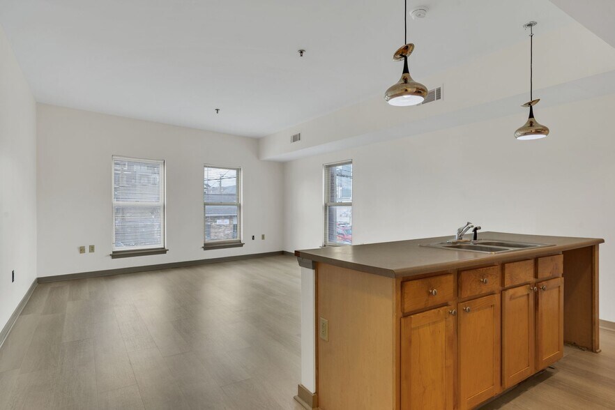 More Photos Of 942 Jefferson St, Nashville Apartments For Lease