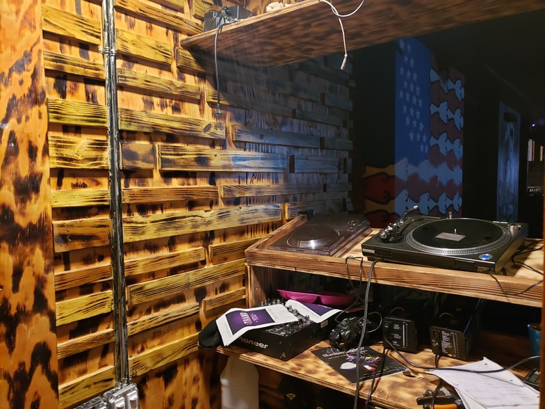 More Photos Of 291 Hooper St, Brooklyn Bar For Lease