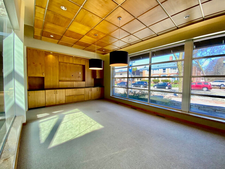More Photos Of 6027 W Vliet St, Milwaukee Storefront Retail Office For Sale