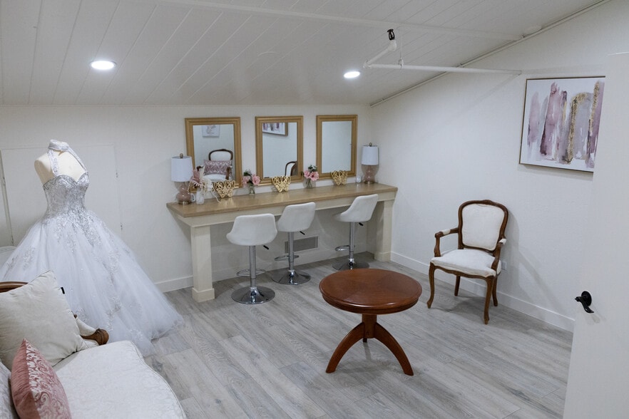 More Photos Of 155 Sheridan Blvd, Lakewood Freestanding For Sale