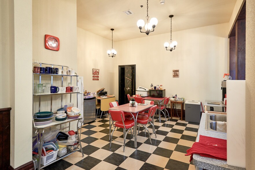 More Photos Of 216 W Lincolnway, Cheyenne Storefront Retail Office For Sale