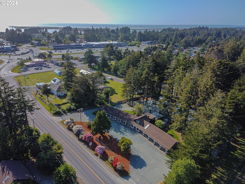 More Photos Of 1175 2nd St SE, Bandon Hotel For Sale