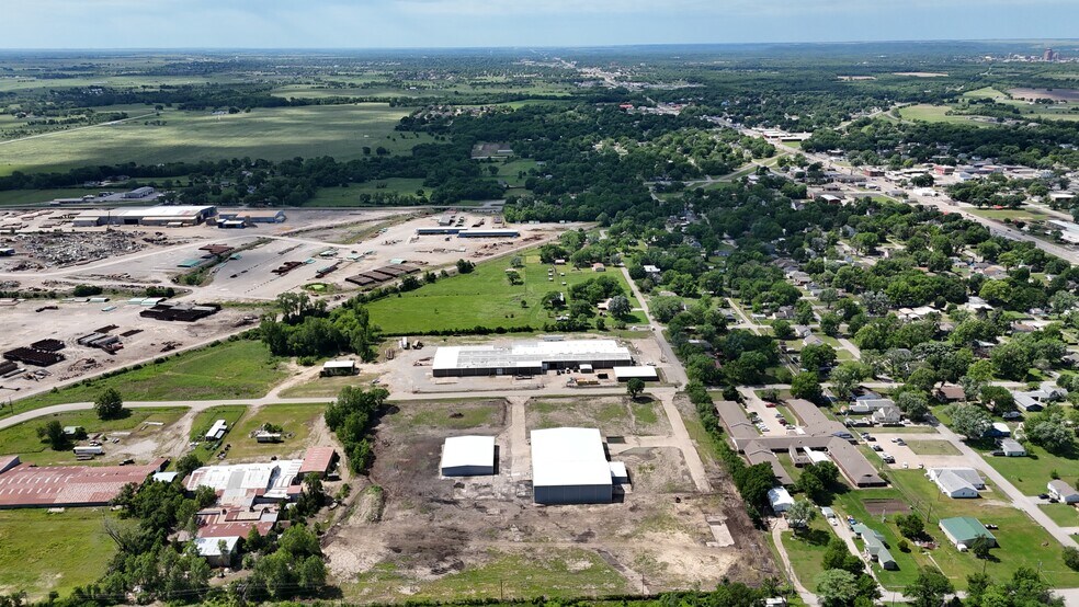 More Photos Of 1100 E 14th St, Dewey Warehouse For Sale