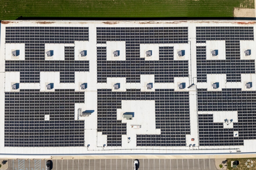 More Photos Of 2220 E Bunch Blvd, Muncie Manufacturing For Sale