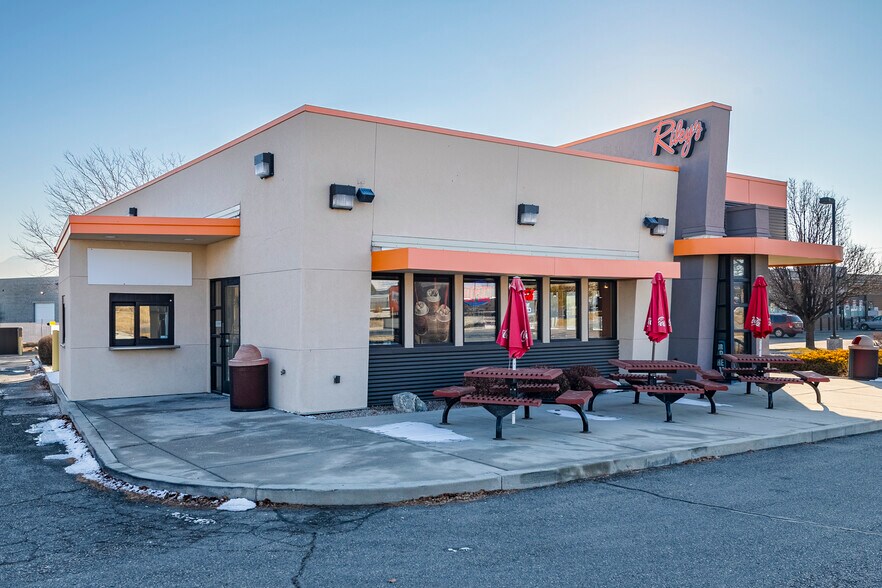 More Photos Of 7903 S Airport Rd, West Jordan Fast Food For Sale
