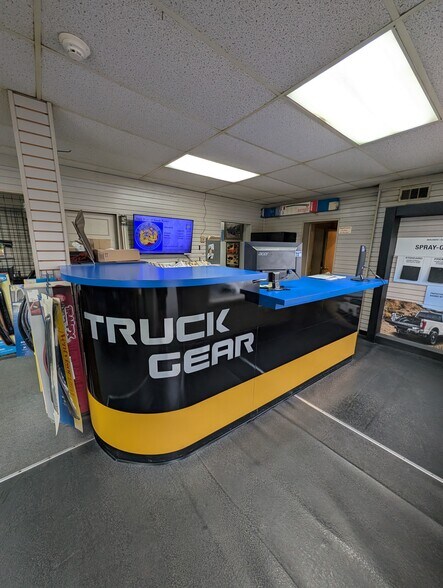 More Photos Of 158 S White Horse Pike, Audubon General Retail For Sale