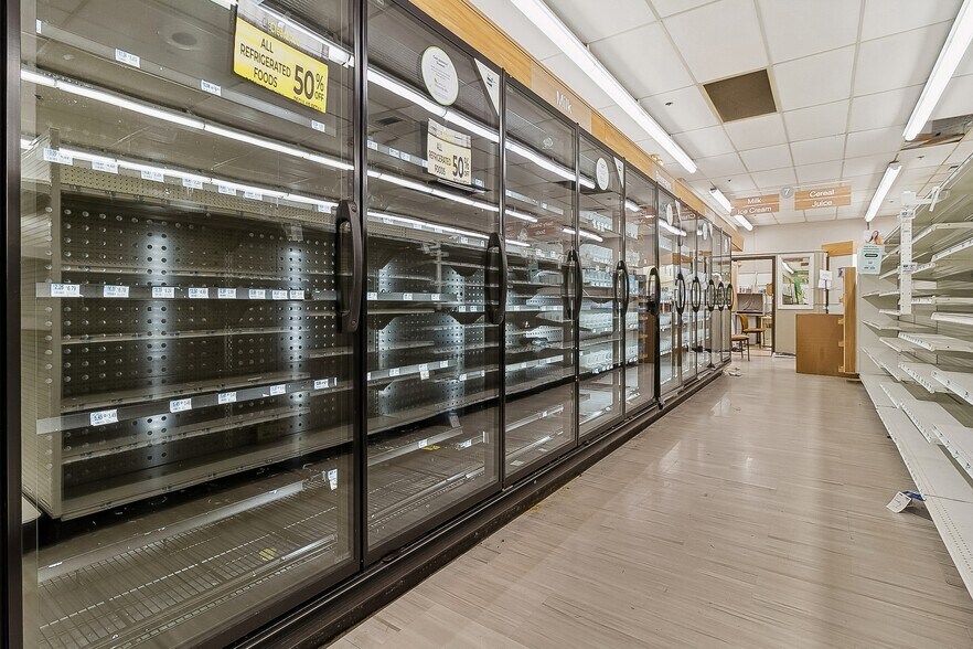 More Photos Of 277 Fairfield Ave, Waterbury Freestanding For Lease