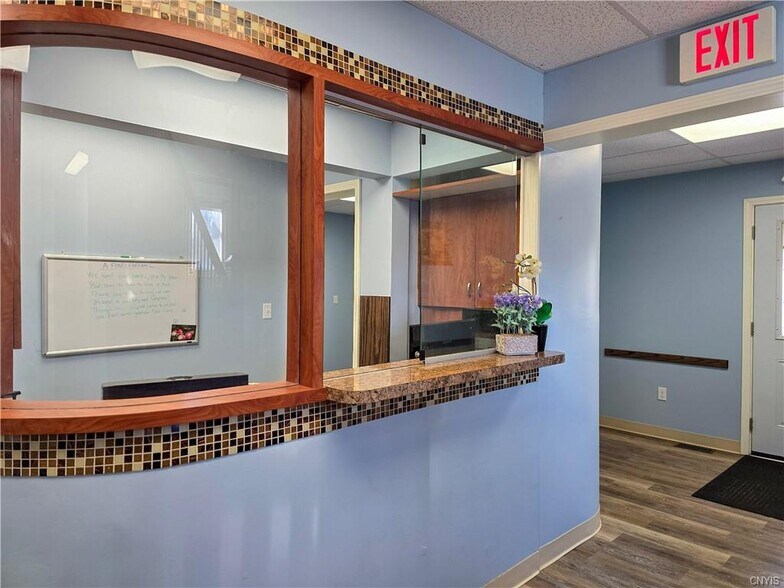 More Photos Of 337 N Peterboro St, Canastota Flex For Sale