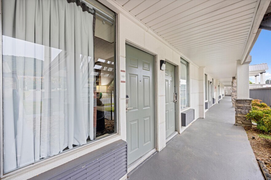 More Photos Of 2106 Chattanooga Rd, Dalton Hotel For Sale