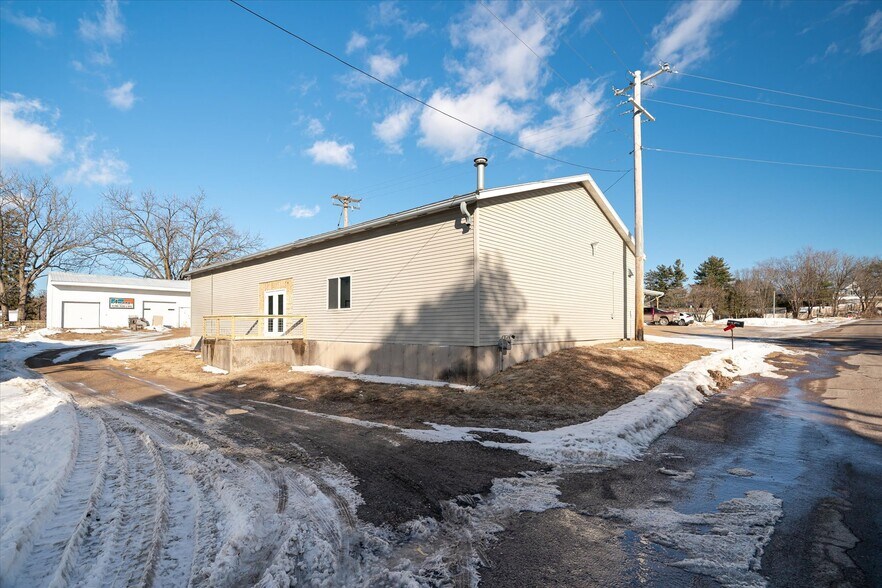More Photos Of 110 FS Dr, Viroqua Auto Dealership For Sale